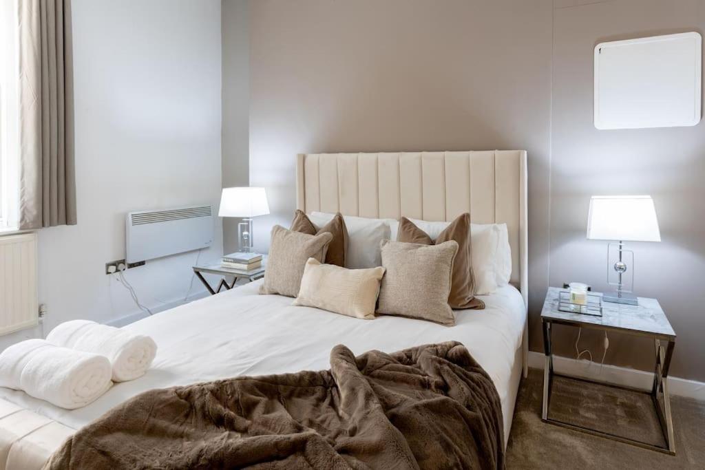 Luxury, Open Plan Apartment Брадфорд Экстерьер фото
